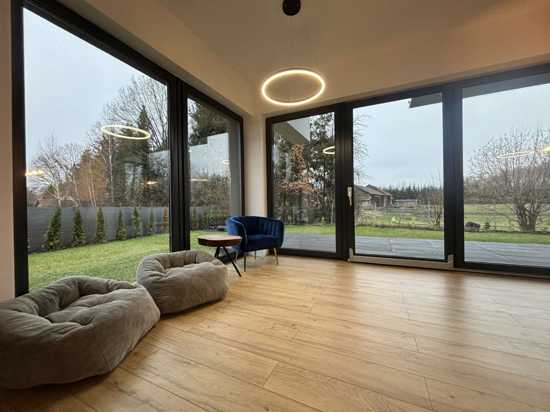 gallery grid image